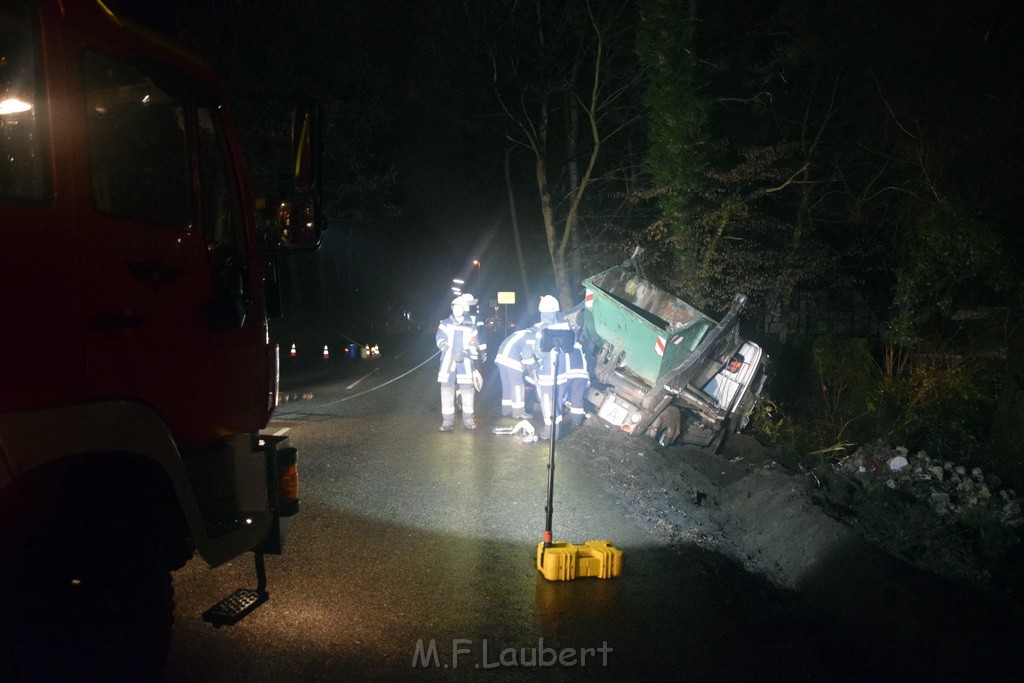 Container LKW umgestuerzt Koeln Brueck Bruecker- Dellbruecker Mauspfad P201.JPG - Miklos Laubert